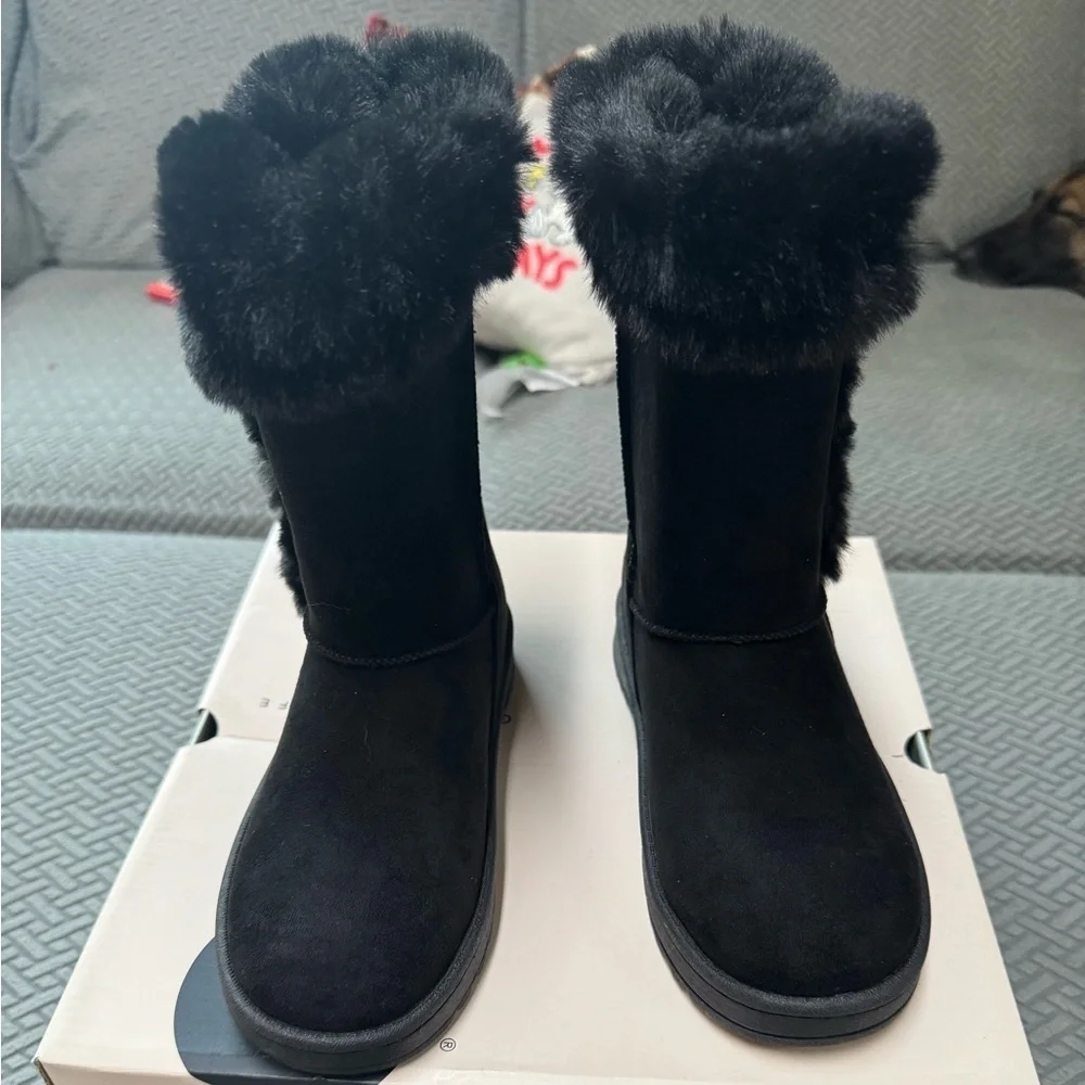 SO Sophia black winter boots. Size 2 youth